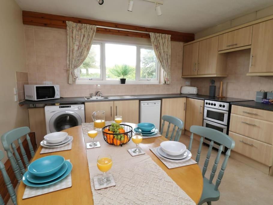 Cheerful Spacious 2 Bedroom St Anns 12 Holiday home