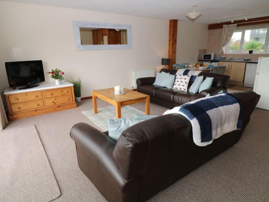 Cheerful Spacious 2 Bedroom St Anns 12 Holiday home